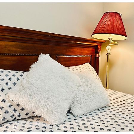 The Stays - Private Cozy 1 Bhr Apt On Main Floor Торонто Екстер'єр фото
