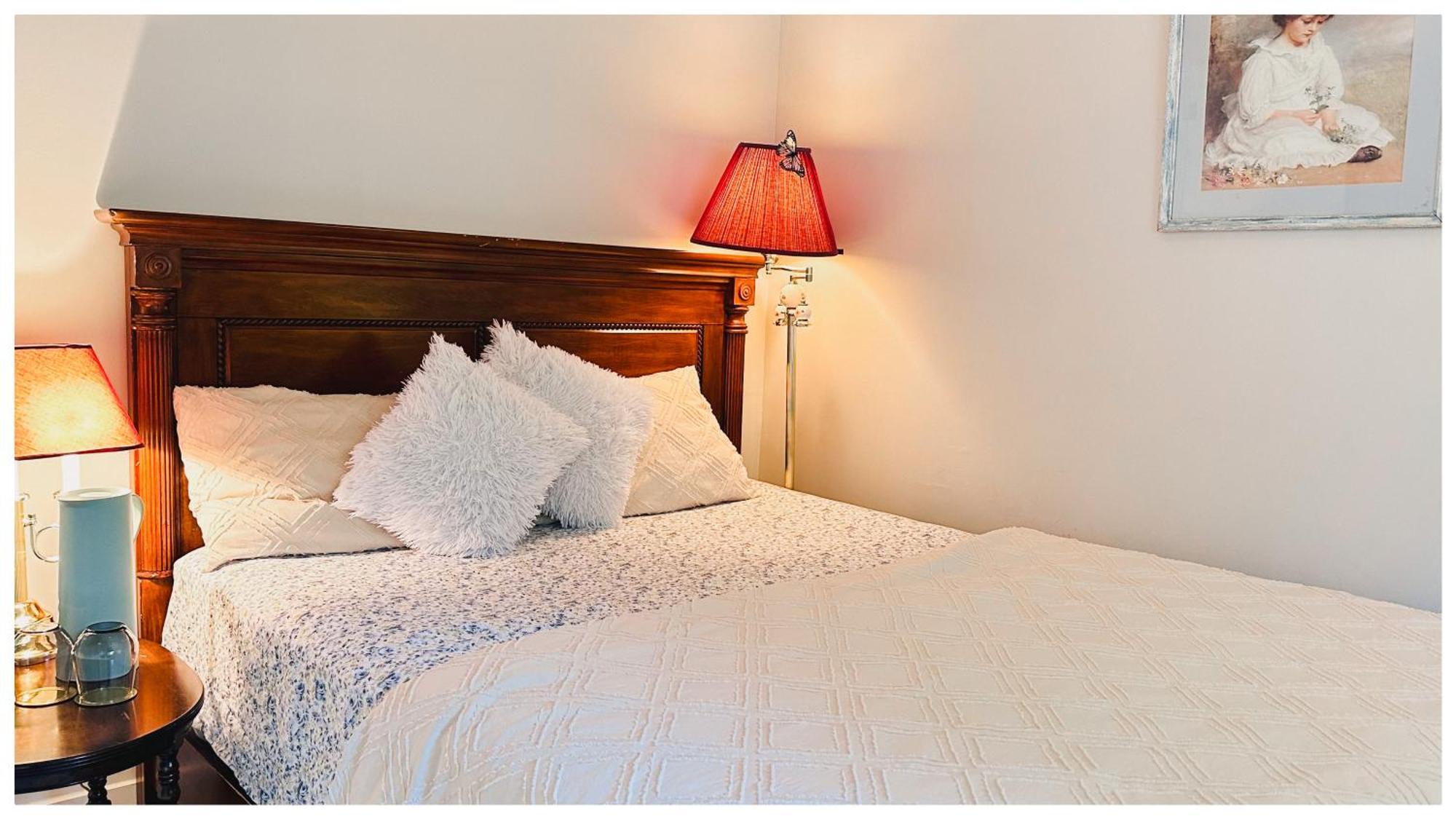 The Stays - Private Cozy 1 Bhr Apt On Main Floor Торонто Екстер'єр фото